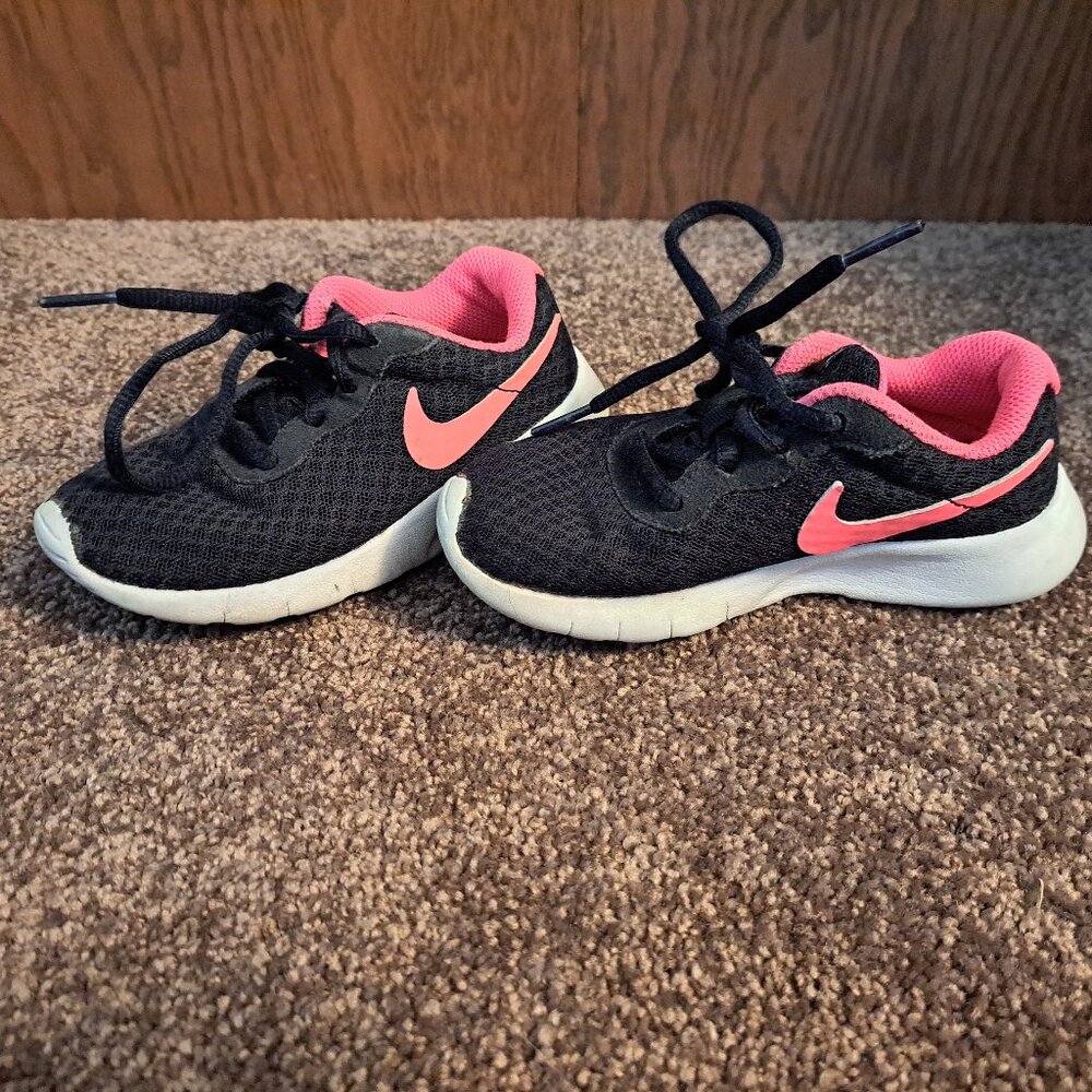 Nike Kids Tanjun Running Shoe - Picture 8 of 8
